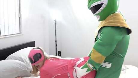 Go Go Power Rangers ! Teddy Tarantino & Roxy Ryder