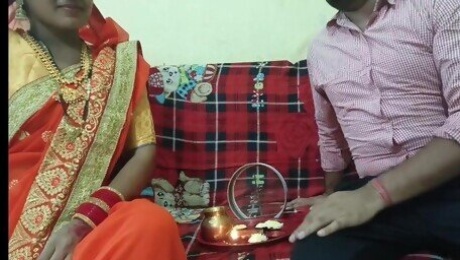 Desi bhabhi ne apne pati ke liye karva chauth rakha tha lekin pati kahi or se muh mar ke aya